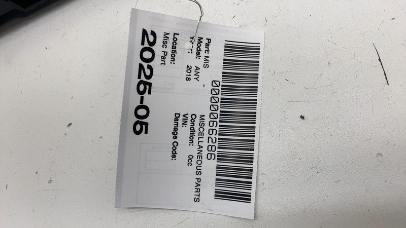 ⭕ 2024-2025 Tesla Cybertruck Passenger Bedside Sail Applique Right 174