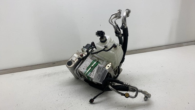 1549902 00 C 2020-2024 Tesla Model Y Supermanifold Refrigerant Chiller w/ Coolant Reservoir