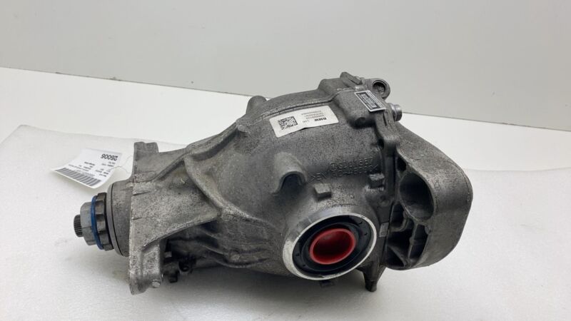 7573819 09 2021 BMW 530e G30 Rear Axle Differential Carrier Assembly 7573819 09 OEM
