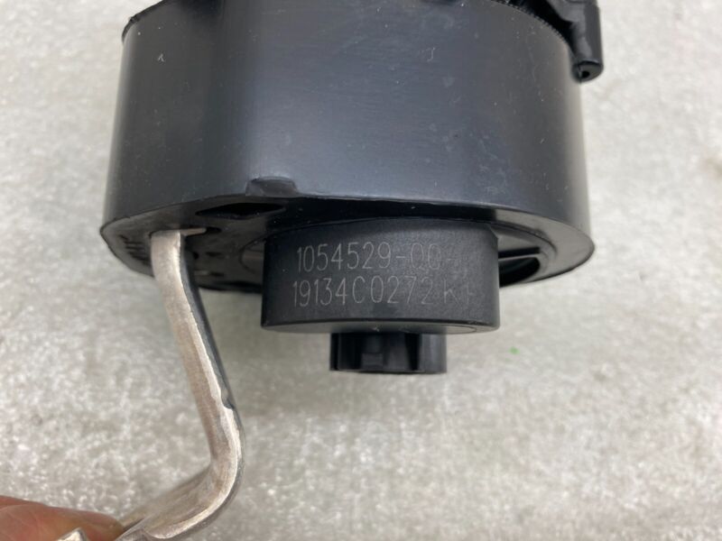 105452900 2016 2017 2018 2019 2020 Tesla Model X MX Auxiliary Coolant Water Cooling Pump