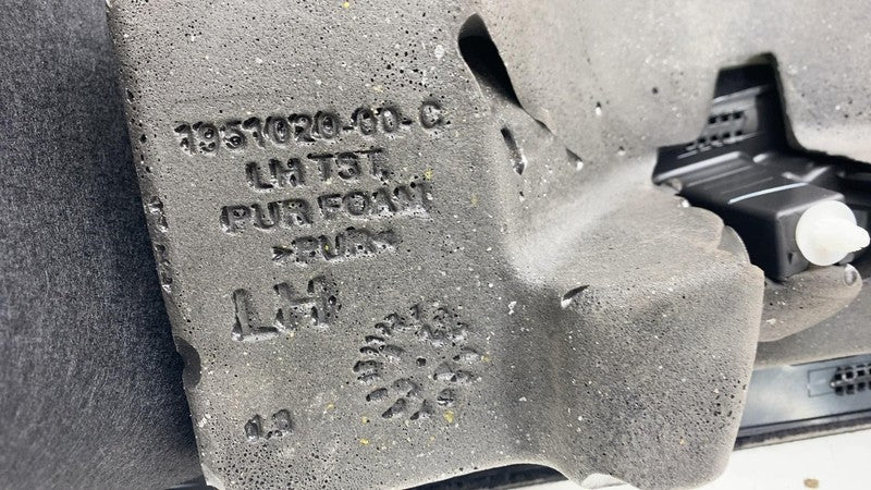 ⭕ 2025-2026 Model Y Rear Left Trunk Side Quarter Trim Cover Panel 1935