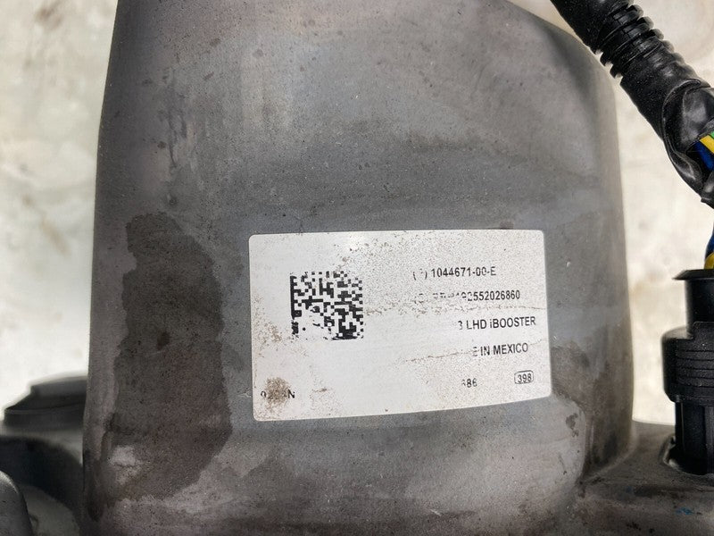 1044671 00 E ⭕ 2017-2023 Model 3 Power Brake iBooster Master Cylinder Reservoir 1044671-00-E
