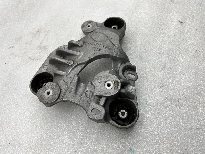 1110711 00 B ⭕ 2017-2022 Tesla 3 M3 Air A/C Compressor Bracket Mount Support OEM 1110711-00-B
