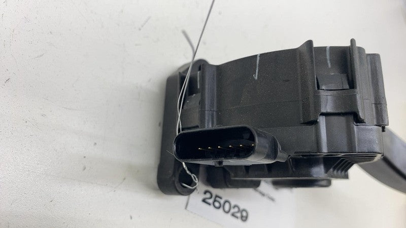 1007769 ⭕ 2017-2023 Tesla Model 3 Front Accelerator Gas Pedal Throttle Sensor Pad OEM