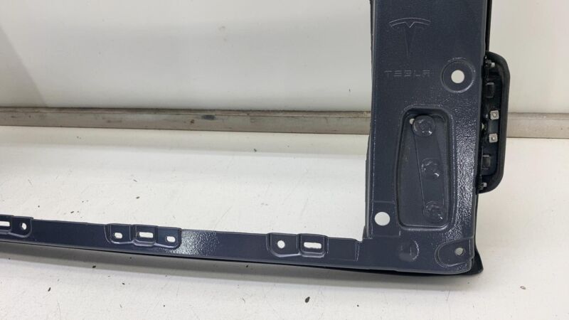 102878300 2016-2024 Tesla Model X MX Rear Passenger Side Door Glass Frame Right RH Assy