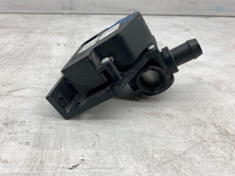 6007384-00-B 2012-2020 Tesla Model S MS Water Pump Cooling System Electric Motor 6007384-00-B