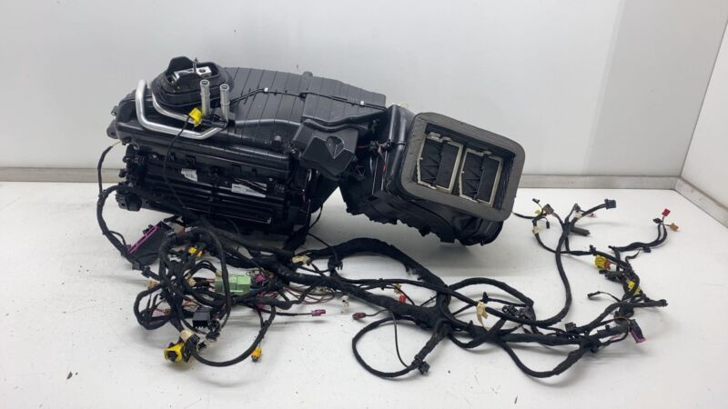 4M1 820 021 ⭕ 19-23 Audi E-Tron Quattro HVAC AC Climate Heater Blower Housing Box 4M1820021