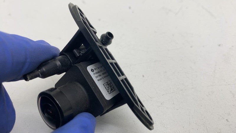 PT00465707 D ⭕ 2022 2023 2024 2025 Rivian R1S R1T Rear Camera & Bracket Assembly PT00465707-D