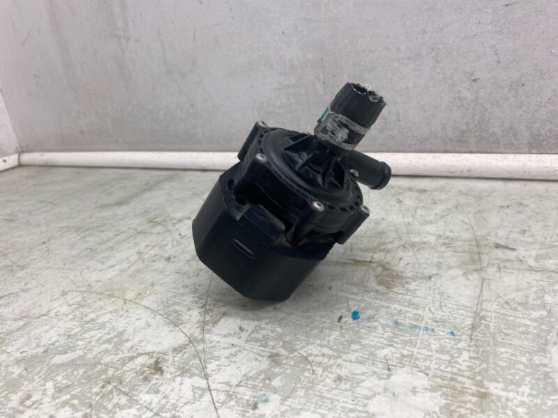 2016-2020 Tesla Model S X Cooling System Auxiliary Water Coolant Pump FWD Assy