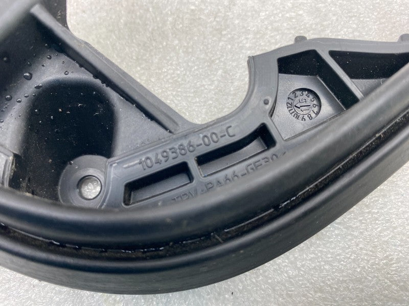 1049386 00 C ⭕16-20 Tesla Model X Rear Right Door Lower Weatherstrip Rubber Seal 1049386-00-C