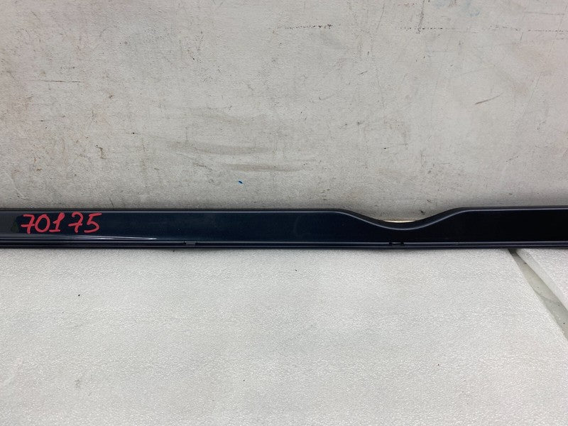 101221700F ⭕12-23 Tesla Model S Passenger Side Skirt Molding Scuff Plate Right 1012217-00-F