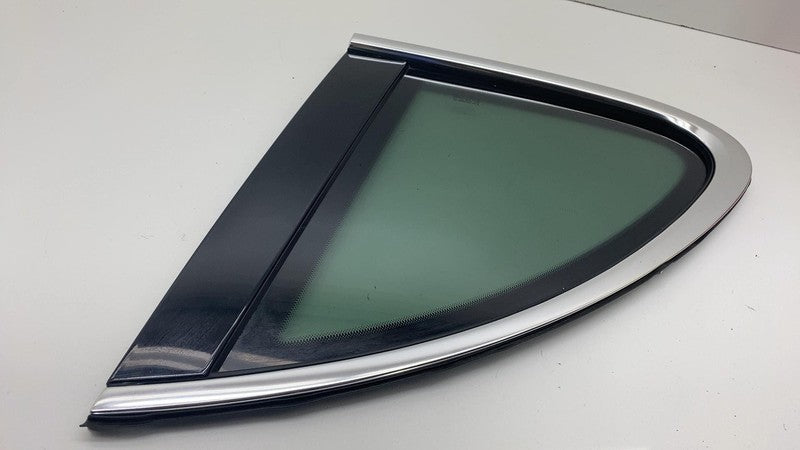 7P5845298 2011-2018 Porsche Cayenne Rear Passenger Side Quarter Corner Window Glass Right