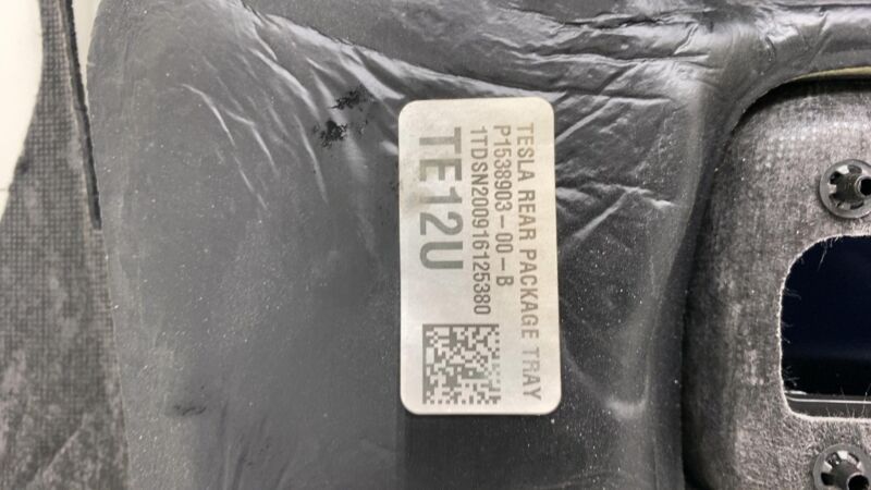 153890300B 17-23 Tesla Model 3 Rear Deck Shelf Package Tray Panel w/ Speakers 1538903-00-B