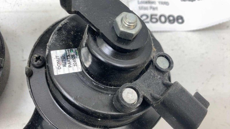 148694300A ⭕ 2017-2023 Tesla Model 3 M3 High + Low Pitch Tone Horn w/ Bracket 1486943-00-A