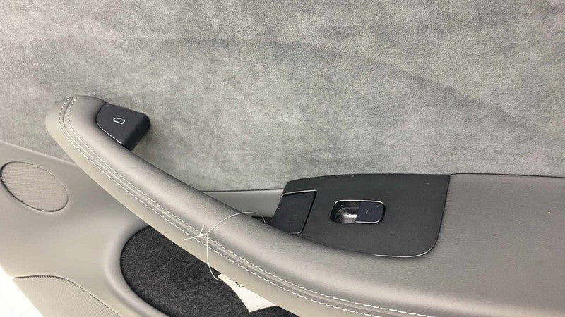 ⭕ 2024-2026 Tesla Model 3 Front Passenger Highland Door Panel Trim Car