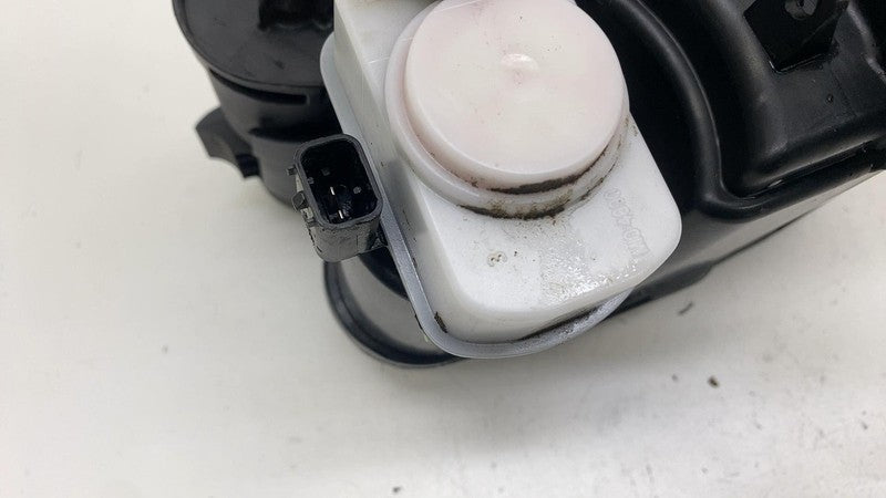 52030368AE ⭕ 2017-2024 Chrysler Pacifica Fuel Gas Vapor Evaporator Canister OEM 52030368AE