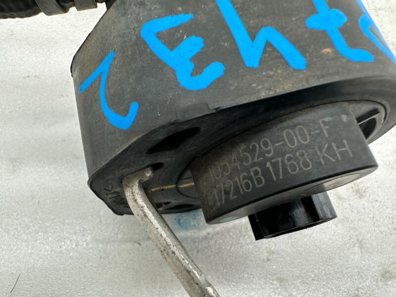 105452900F 2016-2020 Tesla Model X MX Additional Auxiliary Water Pump Assembly 1054529-00-F