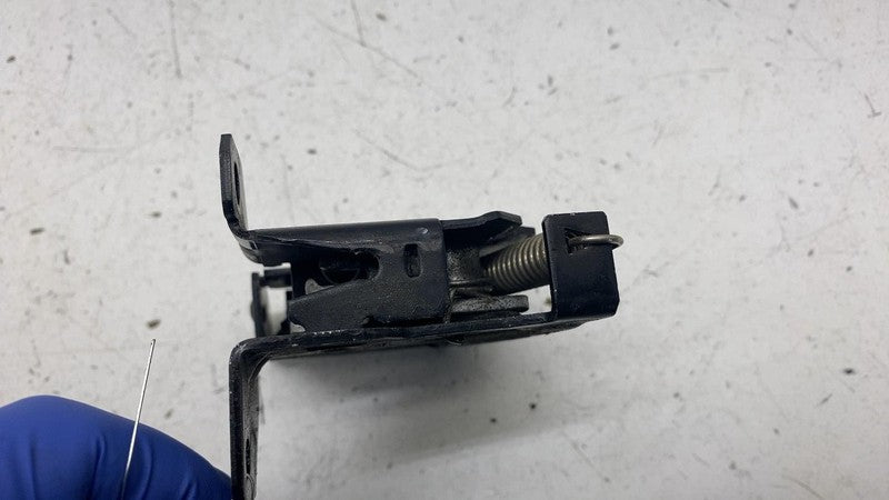 31688338 ⭕ 2022-2024 Polestar 2 Right Side Lever Opener Handle Bonnet Hood Lock 31688338