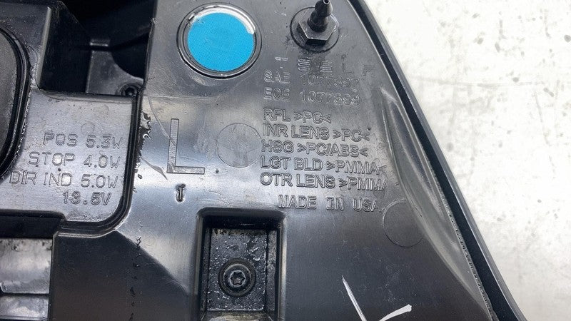 ⭕ 2017-2022 Model 3 Rear Driver Exterior Taillight Outer Tail Lamp Lef