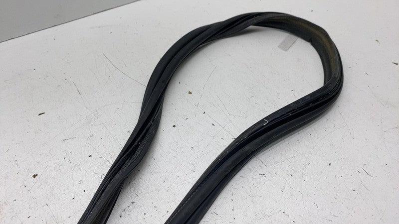 ⭕ 14-21 Maserati Ghibli Rear Trunk Deck Lid Body Weatherstrip Gasket Rubber Seal