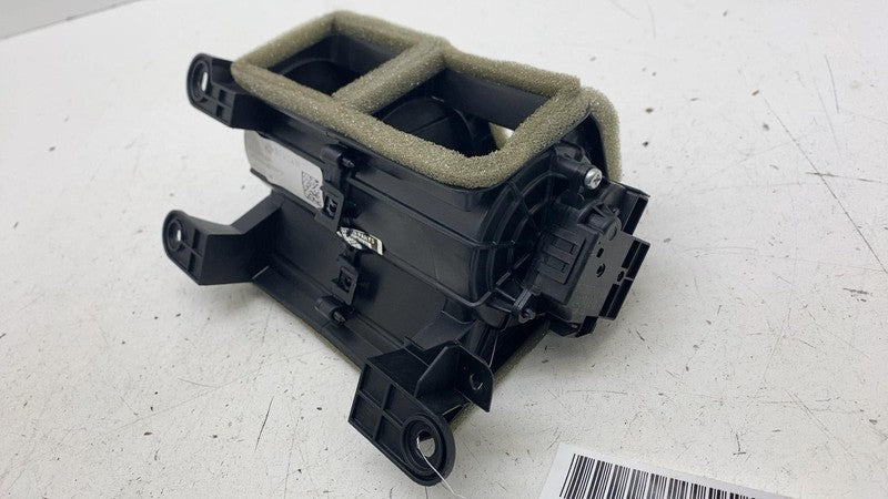 ⭕2025 Rivian R1S Rear HVAC A/C Center Lower Air Duct Vent OEM PT000018