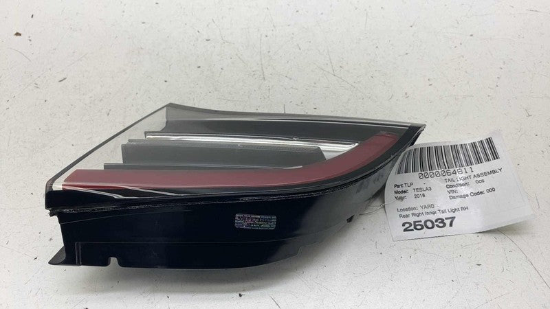1077402-00-E ⭕ 2017-2023 Model 3 Rear Right Inner Taillight LED Tail Lamp 3-Pin 1077402-00-E