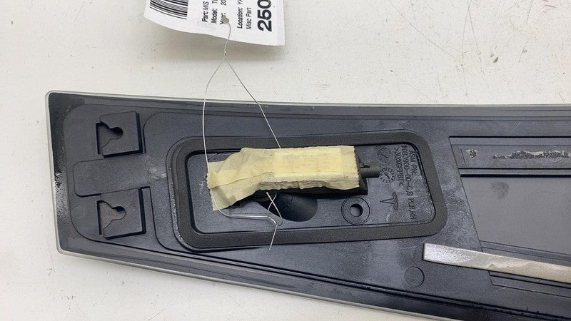1092307-00-F ⭕ 2016-2020 Tesla Model S Right B-Pillar Glass Applique & Camera RH 1092307-00-F