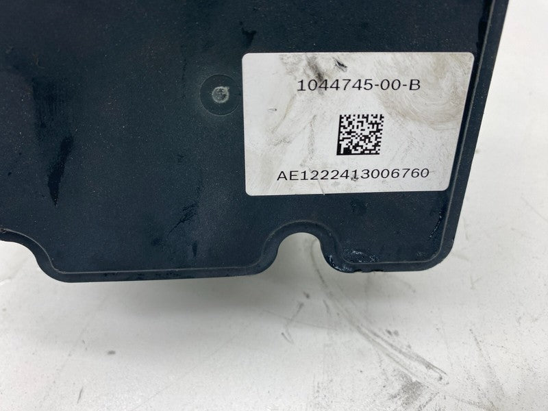 1044745 00 B ⭕ 20-23 Tesla Model Y Anti-Lock ABS Brake System Pump Unit Module 1044745-00-B