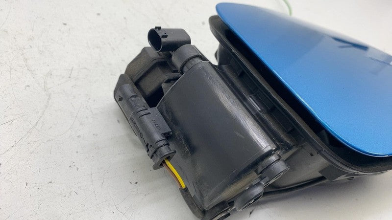 7335742 ⭕ 2014-2021 BMW i3 I01 Fuel Filler Door Lid Gas Tank Cover w/ Bracket 7335742