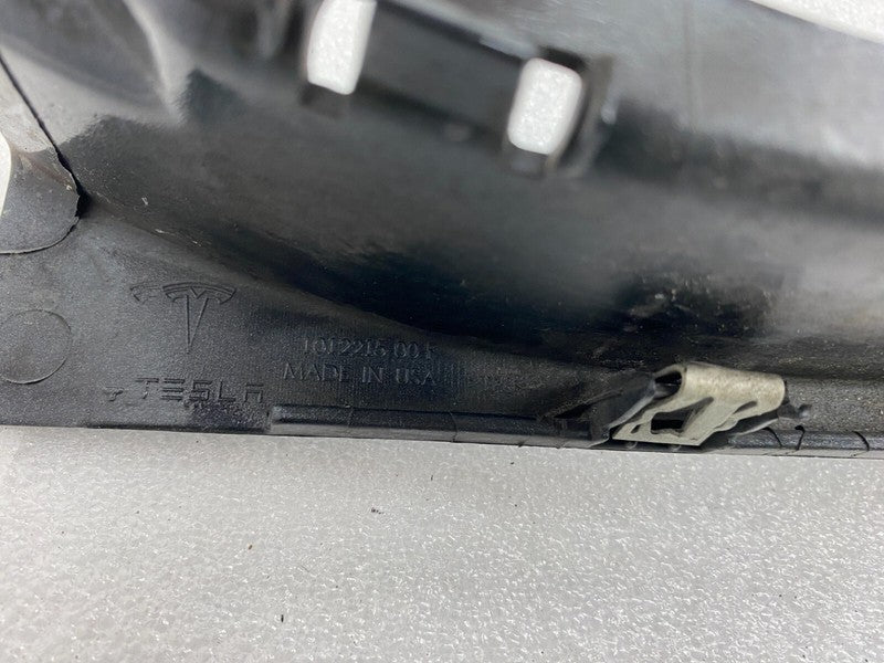 101221500F ⭕12-23 Model S Left Rocker Panel Scuff Plate Molding w/ Rubber Seal 1012215-00-F