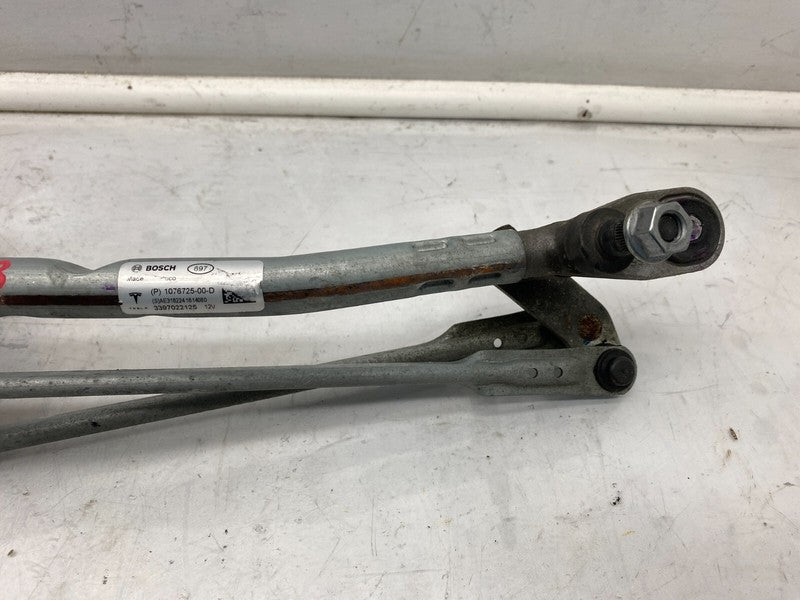 107672500D ⭕ 2017-2019 Tesla Model 3 M3 Front Windshield Wiper Linkage & Motor 1076725-00-D