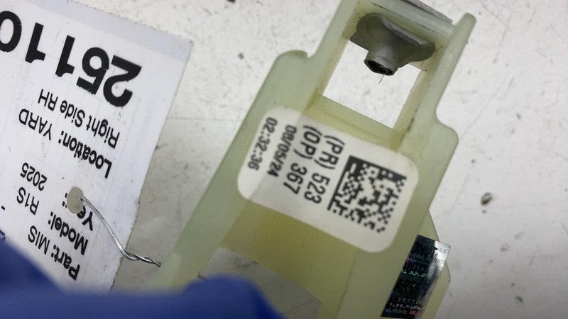 PT00628495 C ⭕ 2025 Rivian R1S Passenger Side Misc Grommet Right RH S534021773 PT00628495-C