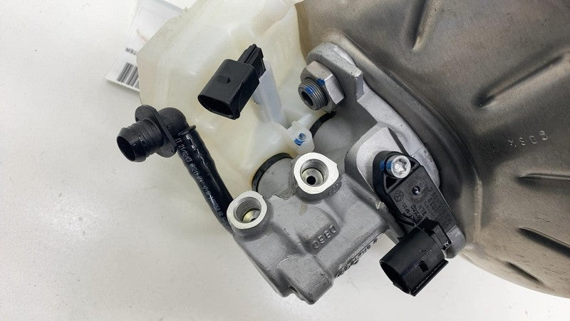 9Y0 612 103 F ⭕ 19-25 Porsche Cayenne Brake Booster w/ Master Cylinder & Reservoir 9Y0612103F