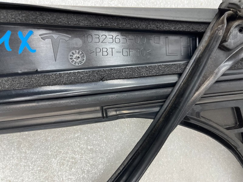 103236300C ⭕ 16-20 Model X Driver B-Pillar Applique Glass Left w/ Rubber Seal 1032363-00-C