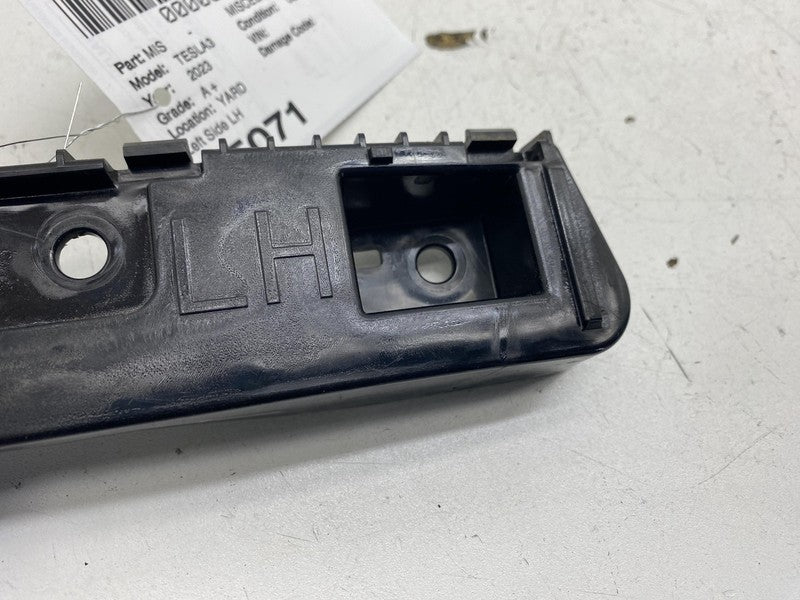 ⭕ 17-23 Tesla Model 3 Rear Left Taillight Tail Lamp Mount Bracket 1083