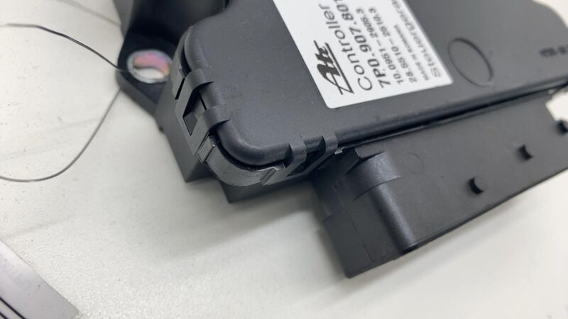 7P0907801F 2011-2018 Porsche Cayenne S Electonic Chassis Parking Brake Control Module Unit