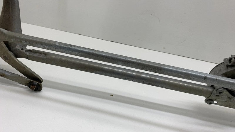 HM5T14A303AA 2013 2014 2015 2016 2017 2018 Ford C-Max Windshield Wiper Linkage and Motor Assy