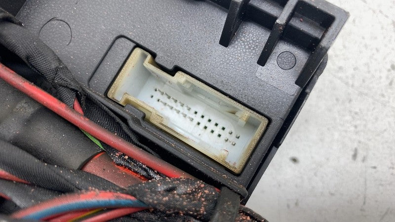 61356992958 2018 2019 BMW 530e G30 Power Distribution Fuse Relay Junction Box 61356992958