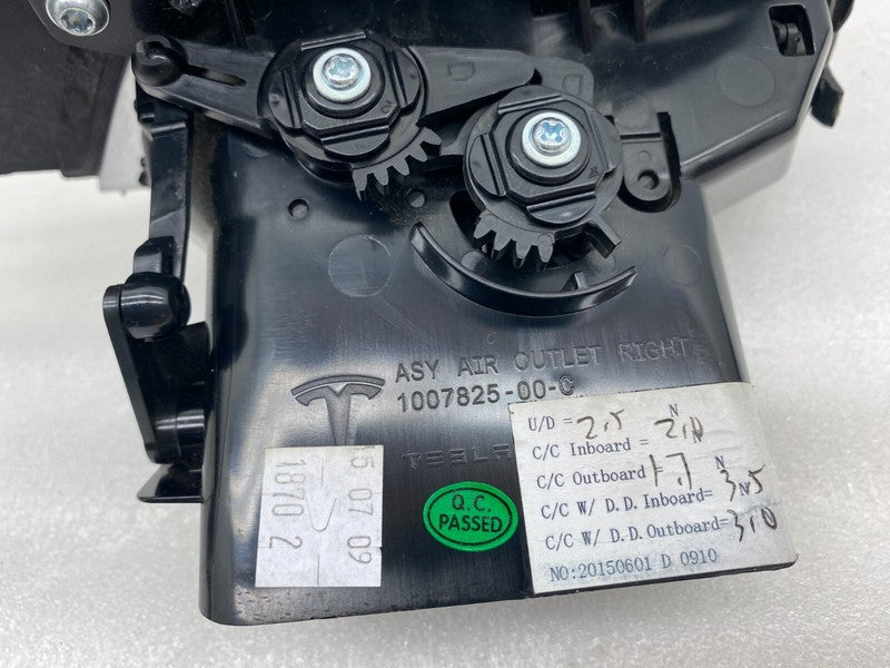 100782100D ⭕ 12-20 Model S Right Dash A/C Air Vent Outlet Dashboard Trim Panel 1007821-00-D