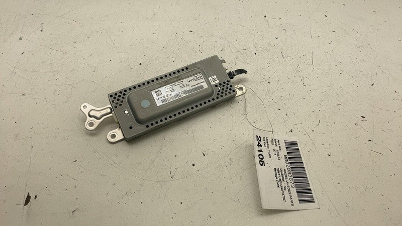 ⭕ 17-23 Model 3 M3 Harman Becker HBZ502 Radio FM/HD Receiver Module 10