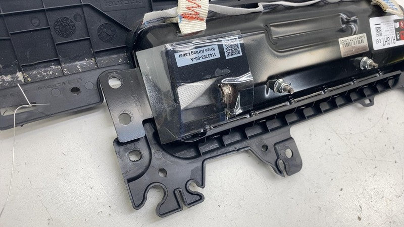 107782600D ⭕ 2017-2023 Tesla Model 3 Right Lower Knee Safety Airbag Module RH 1077826-00-D