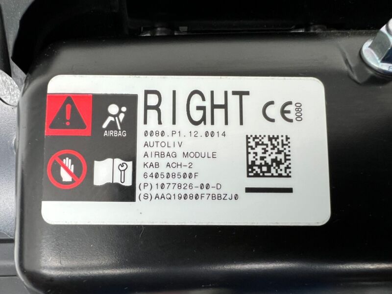 1077826-00-D ❇️17-23 Tesla Model Y 3 Right Knee Airbag Passenger Safety Module RH OEM 1077826