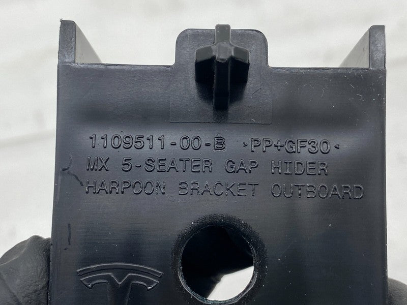 1109511 00 B ⭕ 2016-2020 Tesla Model X MX 5-Seater Gap Hider Harpoon Bracket OEM 1109511-00-B