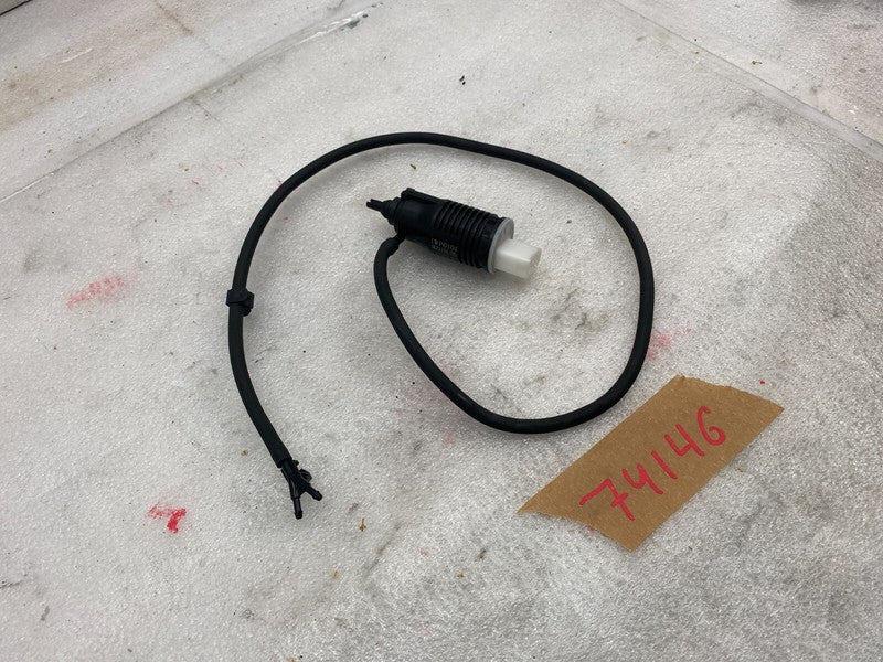 1WP0101 ⭕ 2020-2024 Tesla Model Y MY Front Windshield Glass Washer Motor Pump Assembly