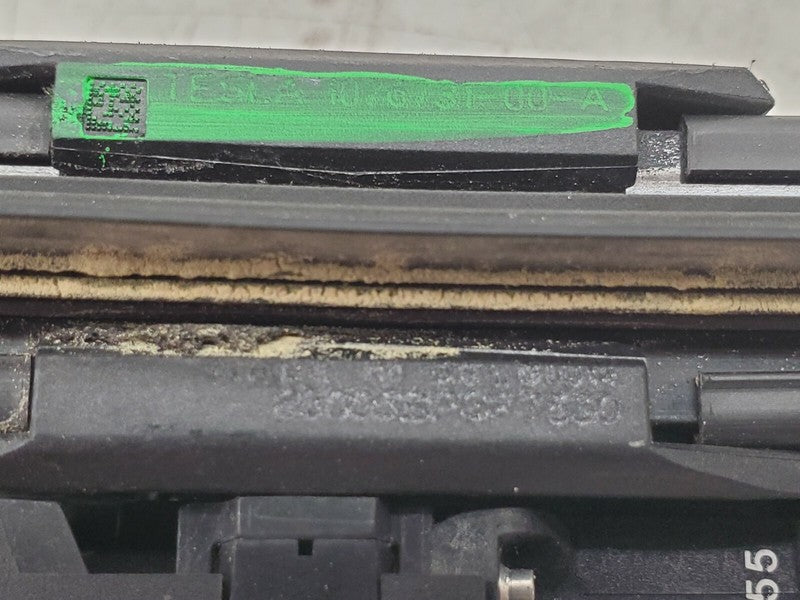 1076731-00-A ⭕ 2017-2022 Tesla Model 3 Front Windshield Wiper Arm & Blade Right 1076731-00-A