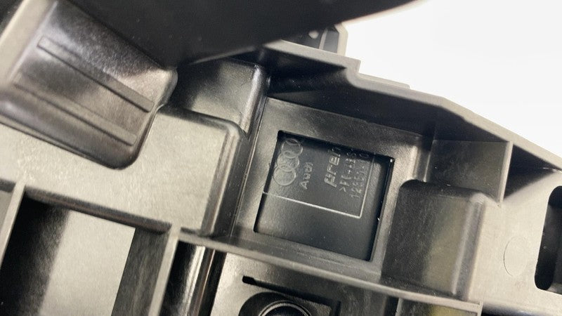 ⭕ 19-22 Audi E-Tron Front Console Monitor w/ Transmission Shifter & Cover Plate