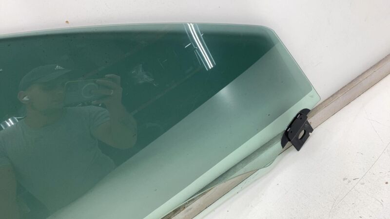 E6 43R-001074 2012-2015 Tesla Model S Front Passenger Side Door Window Glass Right 43R-001074