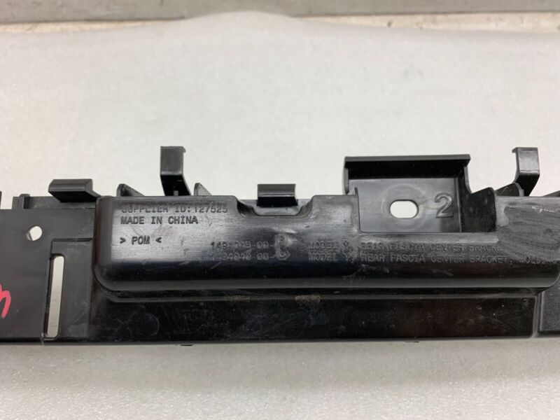 1494045 00 A 2020-2023 Tesla Model Y MY Rear Bumper Center Mounting Support Bracket Assembly