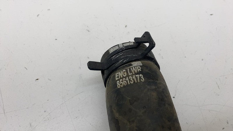 85613173 ⭕2019-2025 Chevrolet Silverado 1500 Engine Radiator Coolant Outlet Hose 85613173
