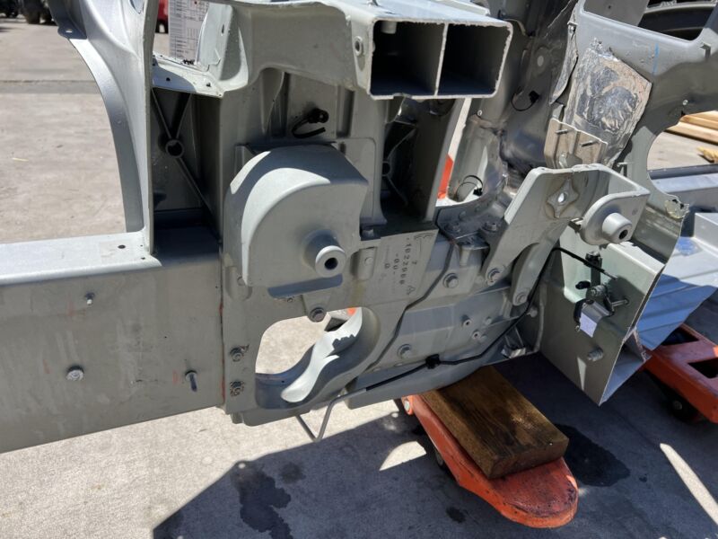 1022589-01-F 2012-2016 Tesla Model S Front Right Inner Fender Frame Horn Apron Structural RH